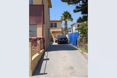 203 W 77th St Street, Los Angeles, CA 90003 - Photo 3