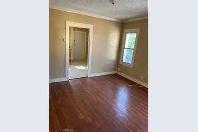 250 W 49th Street, Los Angeles, CA 90037 - Photo 7