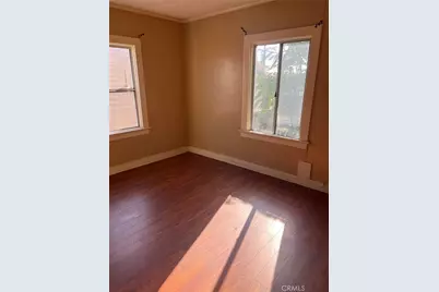 250 W 49th Street, Los Angeles, CA 90037 - Photo 15