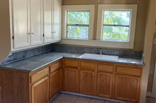 250 W 49th St, Los Angeles, CA 90037 - Photo 5