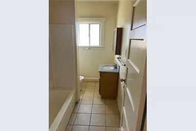 250 W 49th Street, Los Angeles, CA 90037 - Photo 13