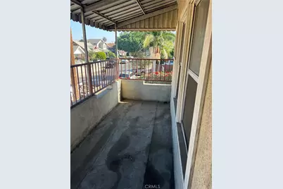 250 W 49th Street, Los Angeles, CA 90037 - Photo 11