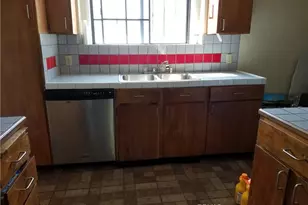 10038 S St Andrews, Los Angeles, CA 90047 - Photo 9