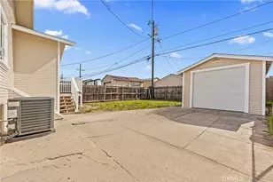 1550 W 70th St, Los Angeles, CA 90047 - Photo 31