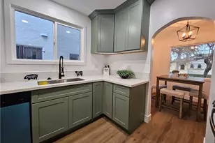 3104 W 43rd Pl, Los Angeles, CA 90008 - Photo 13