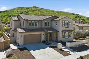 25251 Golden Maple, Canyon Country, CA 91387 - Photo 3