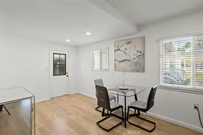 300 . W Hillsdale, Inglewood, CA 90302 - Photo 7