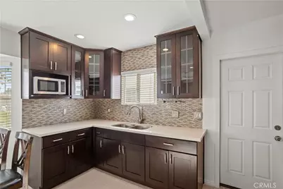 300 . W Hillsdale, Inglewood, CA 90302 - Photo 9