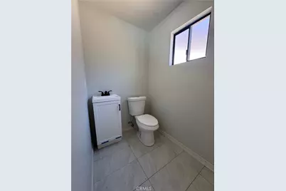 7813 Nairn Court, Bakersfield, CA 93309 - Photo 15