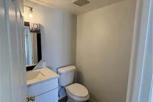 7813 Nairn Ct, Bakersfield, CA 93309 - Photo 15