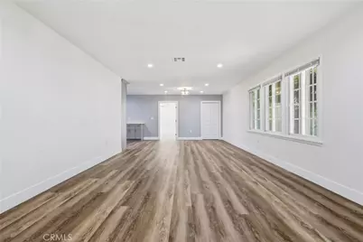 10517 Cimarron, Los Angeles, CA 90047 - Photo 3