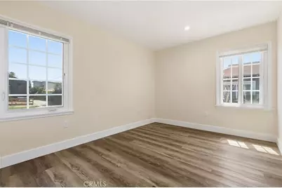 10517 Cimarron, Los Angeles, CA 90047 - Photo 17