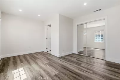 10517 Cimarron, Los Angeles, CA 90047 - Photo 15