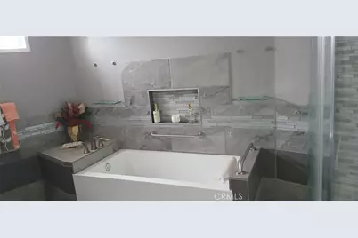 1359 W 69th, Los Angeles, CA 90044 - Photo 19