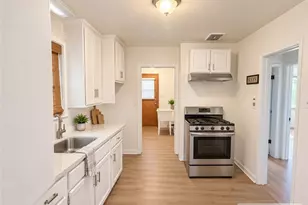 800 W 99th St St, Los Angeles, CA 90044 - Photo 9