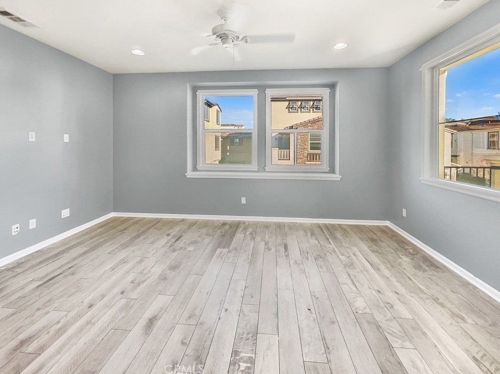 31889 Calle Luz, Temecula CA  92592-3930 exterior