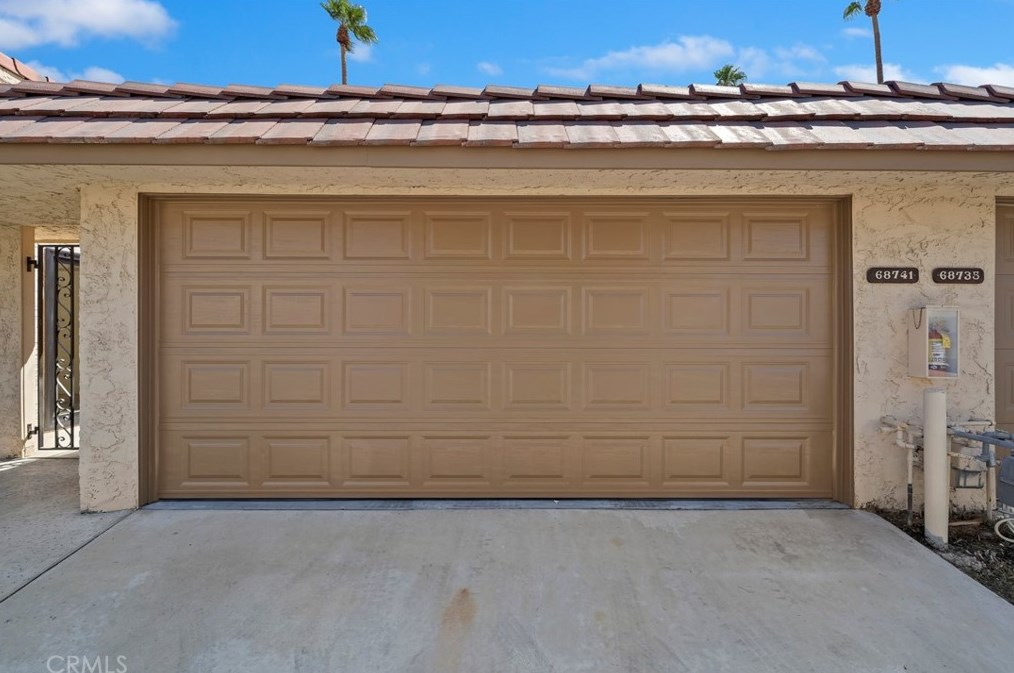 68741 Calle Espejo, Cathedral City CA  92234-7105 exterior