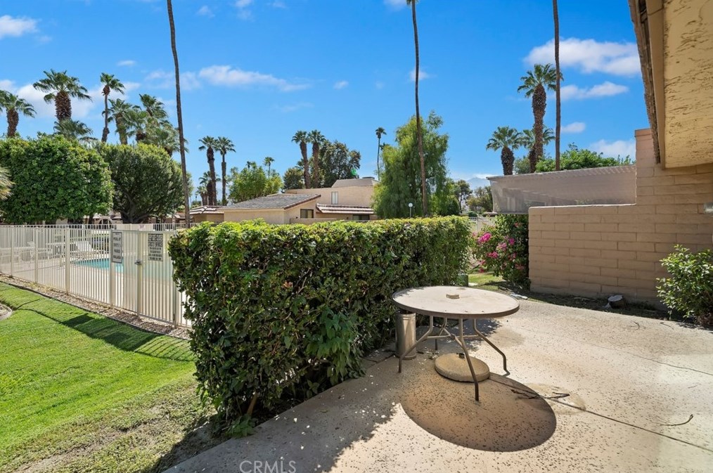 68741 Calle Espejo, Cathedral City CA  92234-7105 exterior