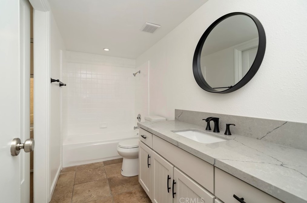 68741 Calle Espejo, Cathedral City CA  92234-7105 exterior
