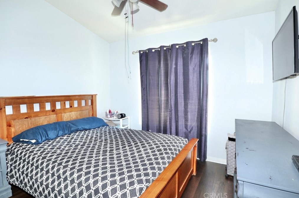 11960 10th Ave, Hesperia CA  92345-1736 exterior