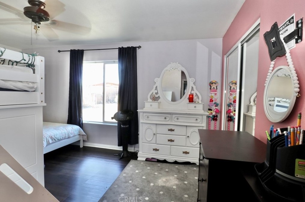 11960 10th Ave, Hesperia CA  92345-1736 exterior