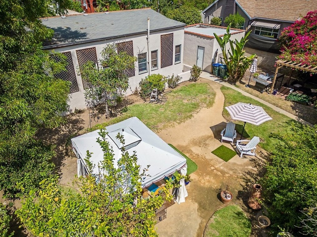 270 Clinton St, Pasadena CA  91103-2929 exterior