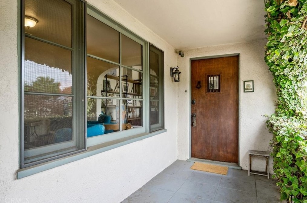 270 Clinton St, Pasadena CA  91103-2929 exterior