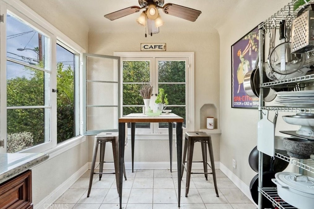270 Clinton St, Pasadena CA  91103-2929 exterior