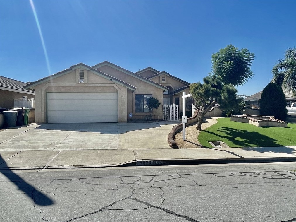 26283 Alturas Creek Dr, Moreno Valley CA  92555-2447 exterior