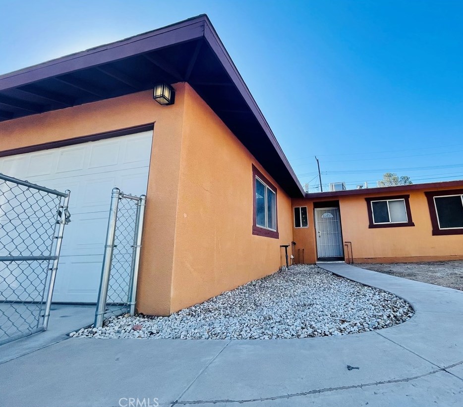 1528 Sunrise Rd, Barstow CA  92311-5557 exterior