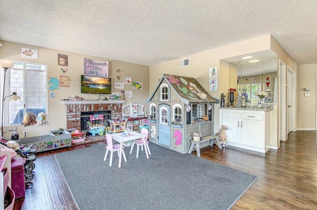 23902 Brittlebush Cir, Moreno Valley CA  92557-2932 exterior