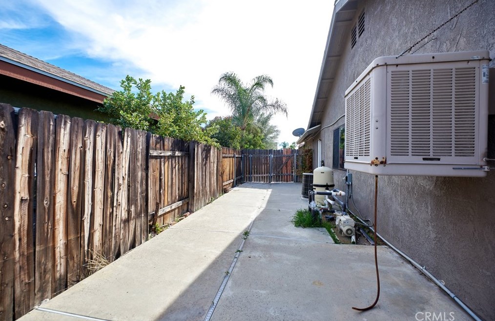 25760 Rancho Lucero Dr, Moreno Valley CA  92551-7052 exterior