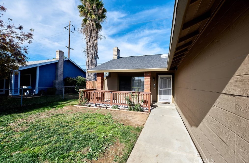 25760 Rancho Lucero Dr, Moreno Valley CA  92551-7052 exterior