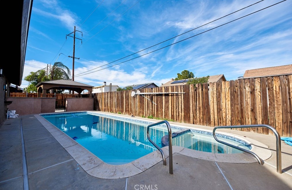 25760 Rancho Lucero Dr, Moreno Valley CA  92551-7052 exterior