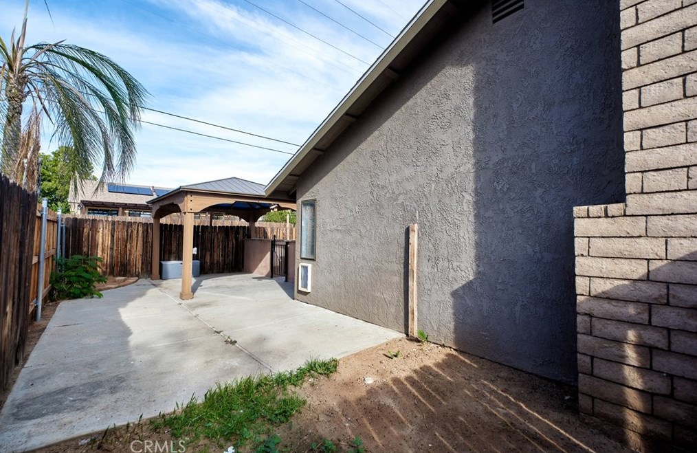 25760 Rancho Lucero Dr, Moreno Valley CA  92551-7052 exterior