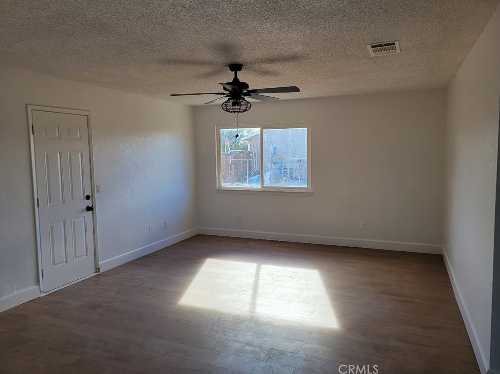 12786 Standing Bear Rd, Apple Valley CA  92308-4719 exterior