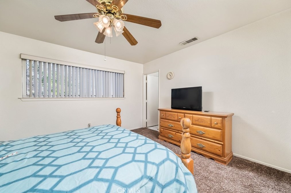 14854 Willow St, Hesperia CA  92345-2740 exterior