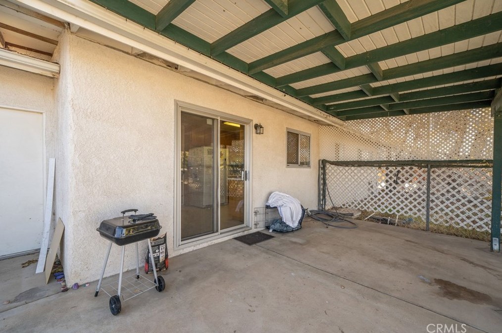 14854 Willow St, Hesperia CA  92345-2740 exterior