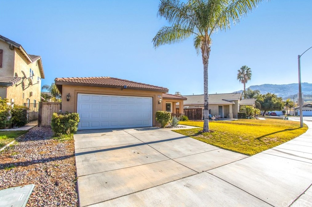 15612 Lariat Ln, Moreno Valley CA  92555-2950 exterior