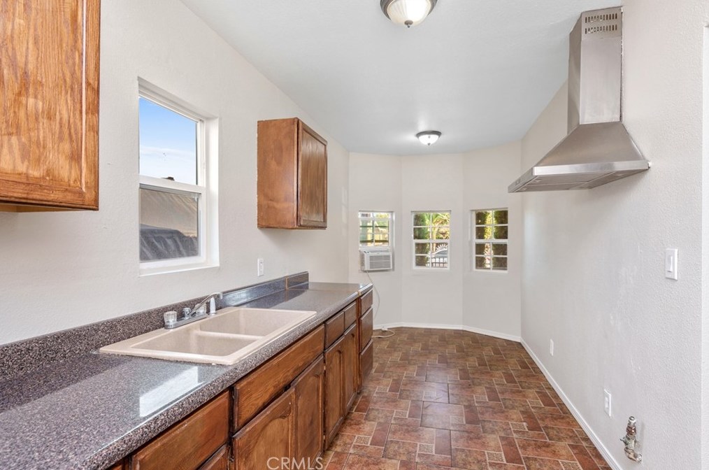 9515 Pace Ave, Los Angeles CA  90002-2117 exterior