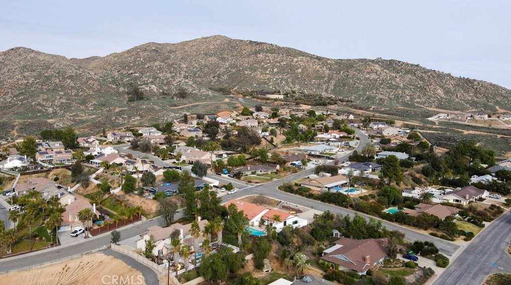 25021 Fran Lou Dr, Moreno Valley CA  92557-5202 exterior