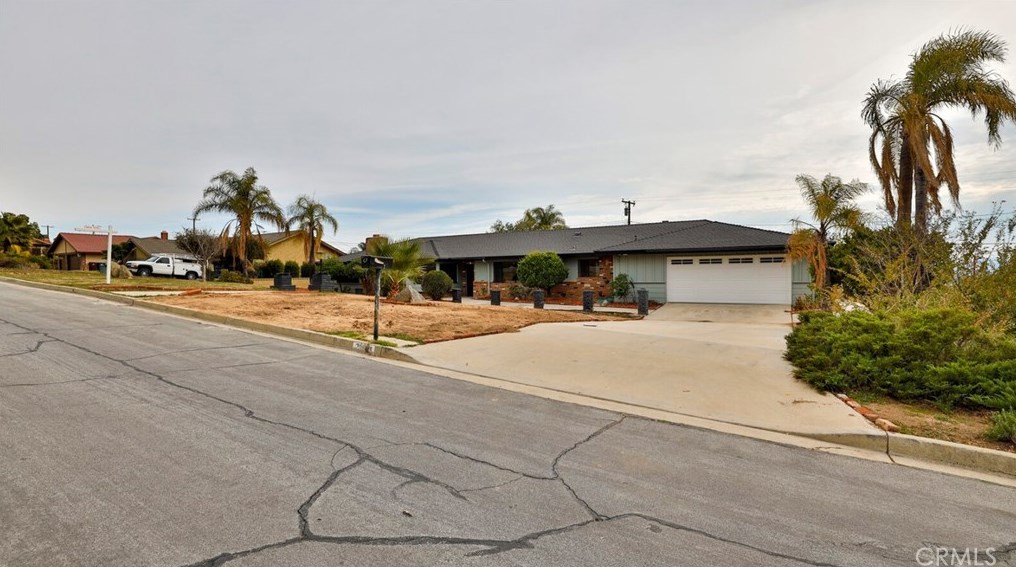 25021 Fran Lou Dr, Moreno Valley CA  92557-5202 exterior