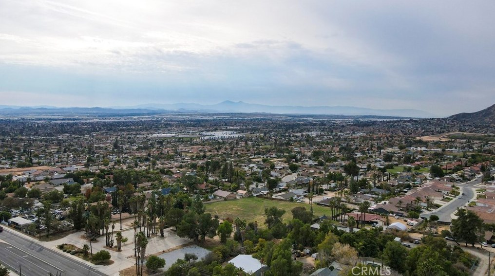 25021 Fran Lou Dr, Moreno Valley CA  92557-5202 exterior