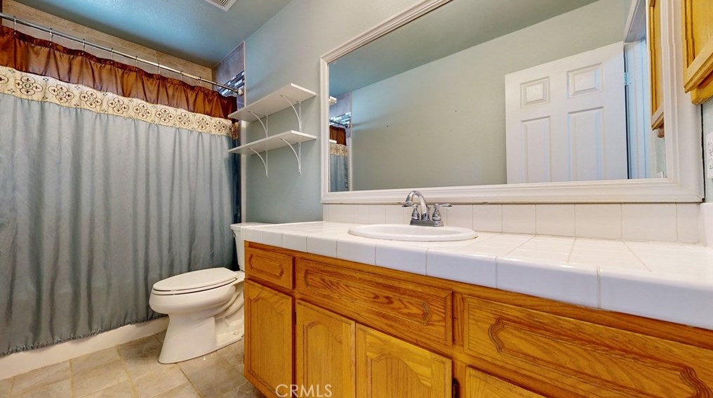 9294 Manteca Ave, Hesperia CA  92345-6461 exterior