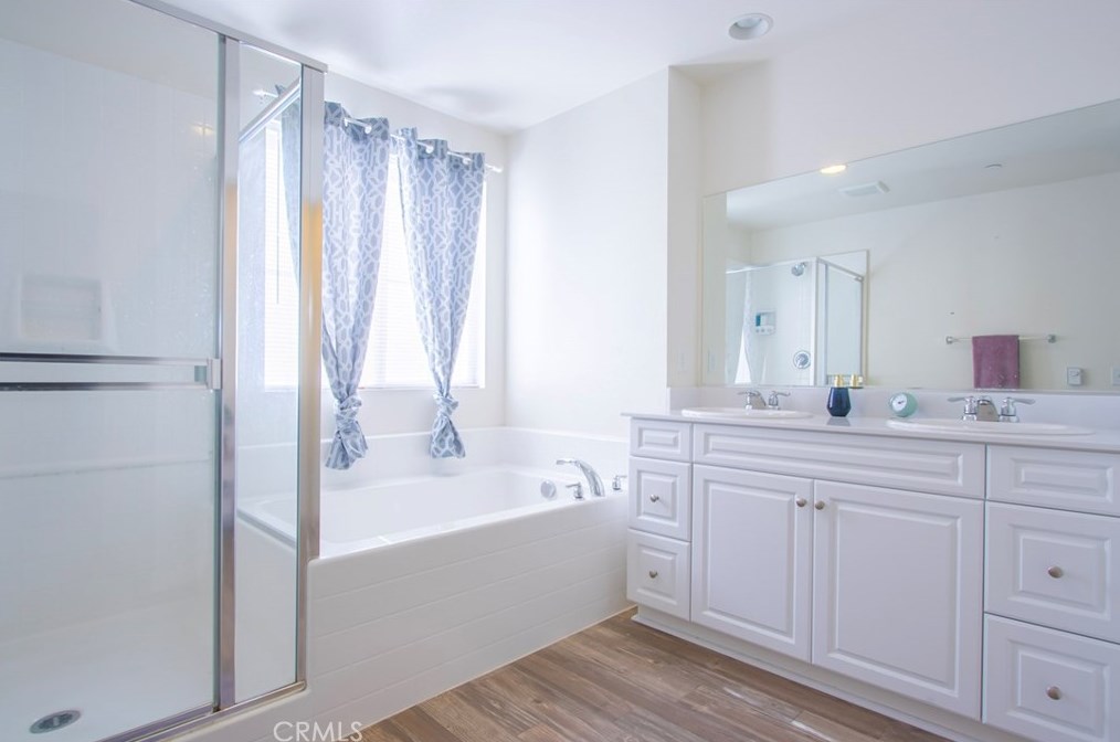 2514 Mulberry Ln, Palmdale CA  93551-6137 exterior