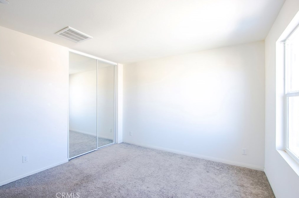 2514 Mulberry Ln, Palmdale CA  93551-6137 exterior