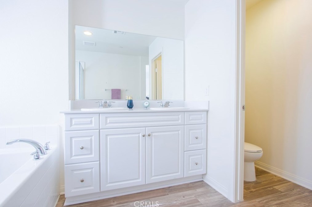 2514 Mulberry Ln, Palmdale CA  93551-6137 exterior