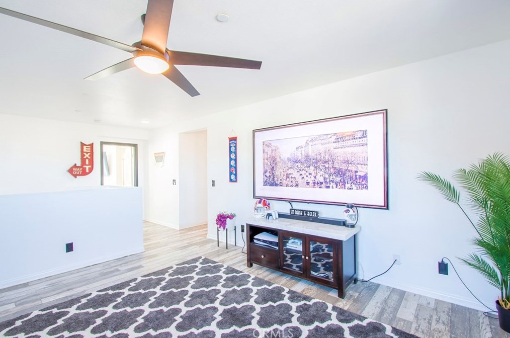 2514 Mulberry Ln, Palmdale CA  93551-6137 exterior