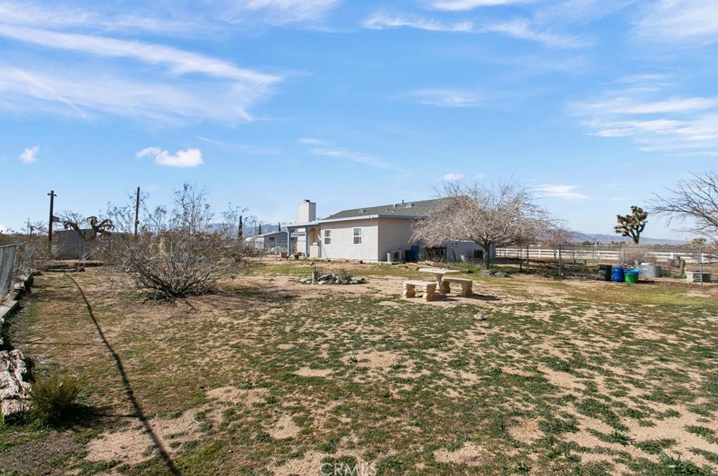 11433 Buttemere Rd, Phelan CA  92371-4245 exterior