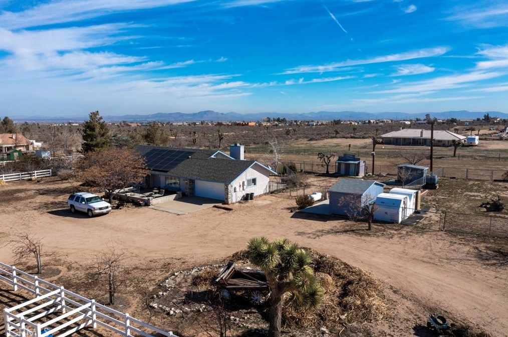 11433 Buttemere Rd, Phelan CA  92371-4245 exterior